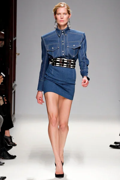 Look 28